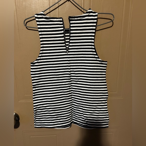 Banana Republic Top sleeveless - Picture 3 of 3